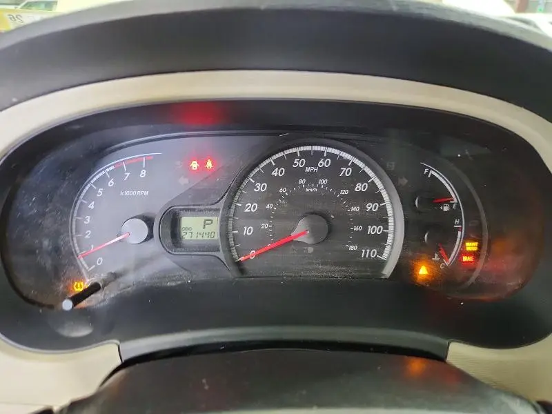 2013 TOYOTA SIENNA LE  
