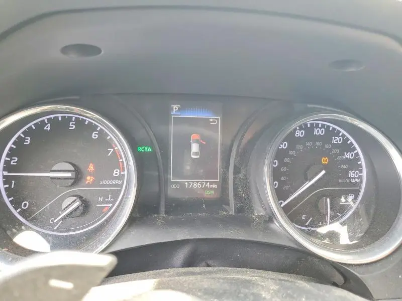 2018 TOYOTA CAMRY SE  