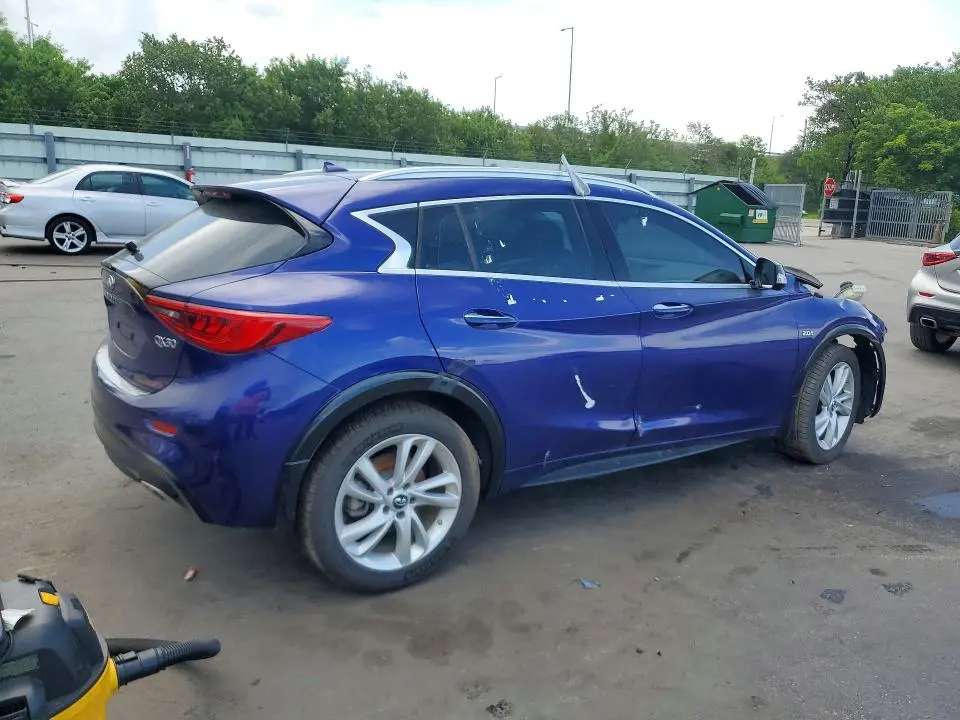 2019 INFINITI QX30 LUXE  