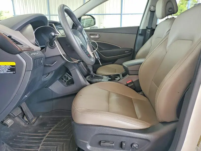 2017 HYUNDAI SANTA FE SE  