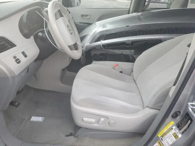 2012 TOYOTA SIENNA LE  
