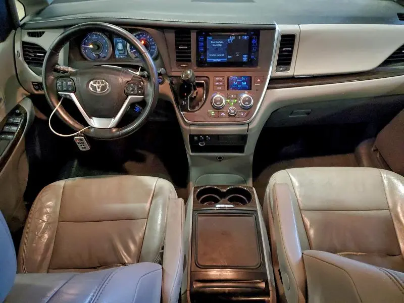 2015 TOYOTA SIENNA XLE  