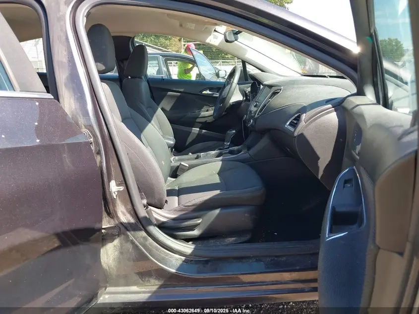 2016 CHEVROLET CRUZE LT AUTO
