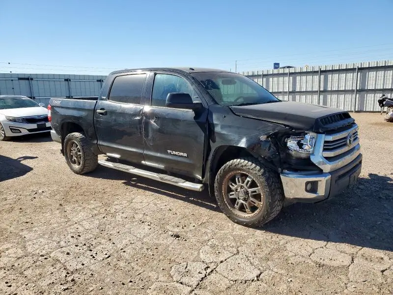 2016 TOYOTA TUNDRA CREWMAX SR5  