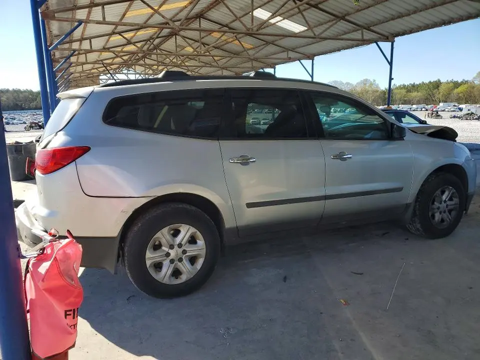 2011 CHEVROLET TRAVERSE LS  