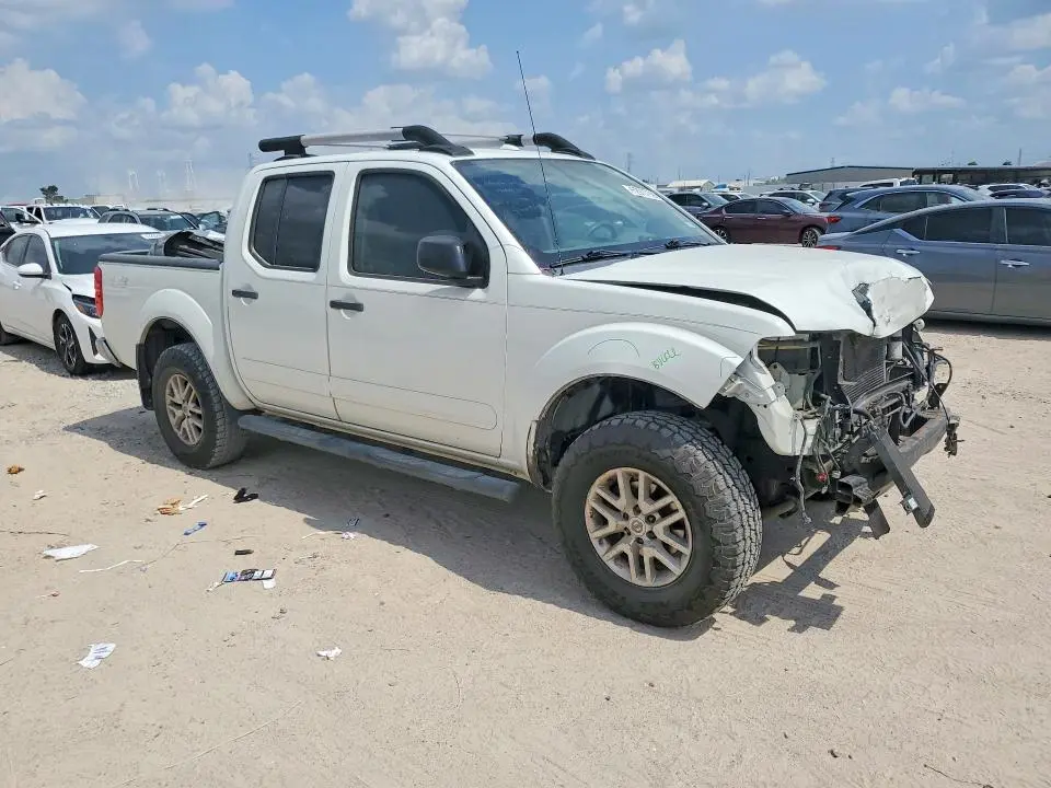 2015 NISSAN FRONTIER SV  