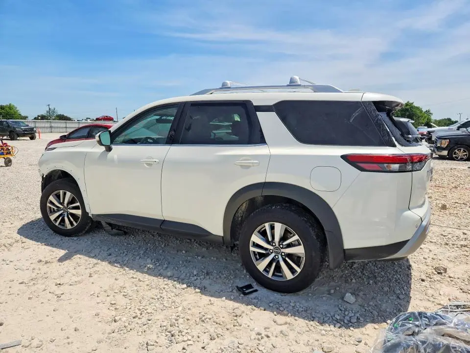2024 NISSAN PATHFINDER SL  