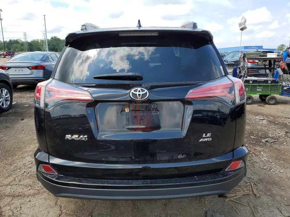 2018 TOYOTA RAV4 LE  