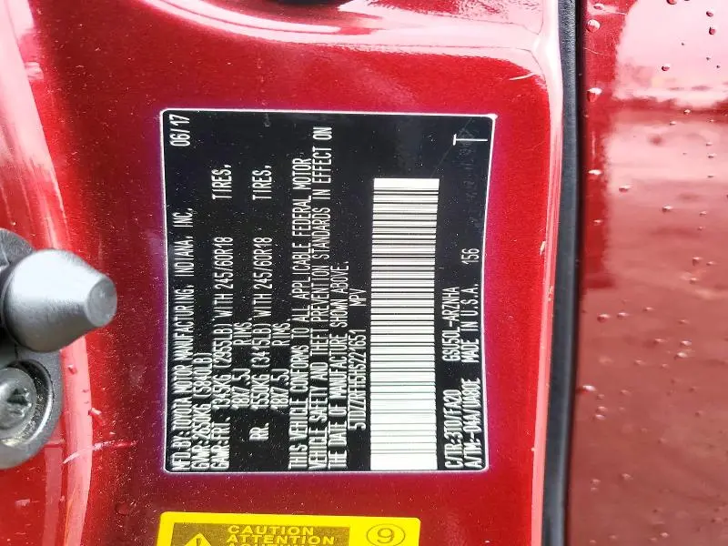 2017 TOYOTA HIGHLANDER LE  