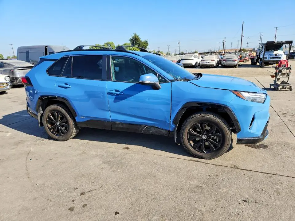 2022 TOYOTA RAV4 SE  