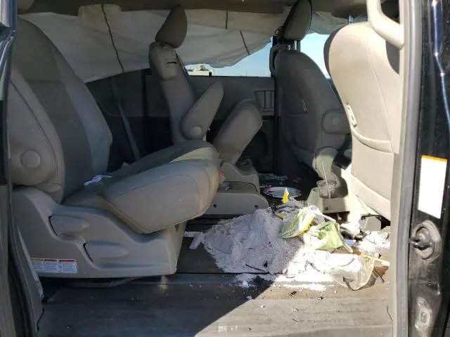 2016 TOYOTA SIENNA XLE 8-PASSENGER  