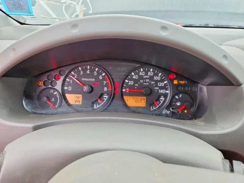 2010 NISSAN FRONTIER SE V6  
