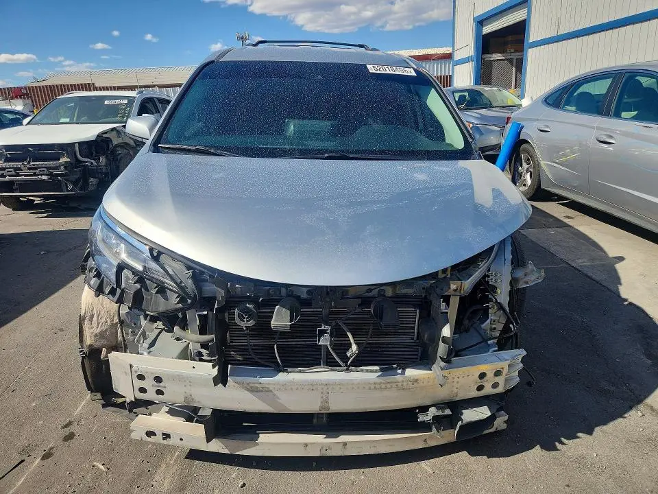 2022 TOYOTA SIENNA LE  