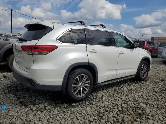 2018 TOYOTA HIGHLANDER SE  