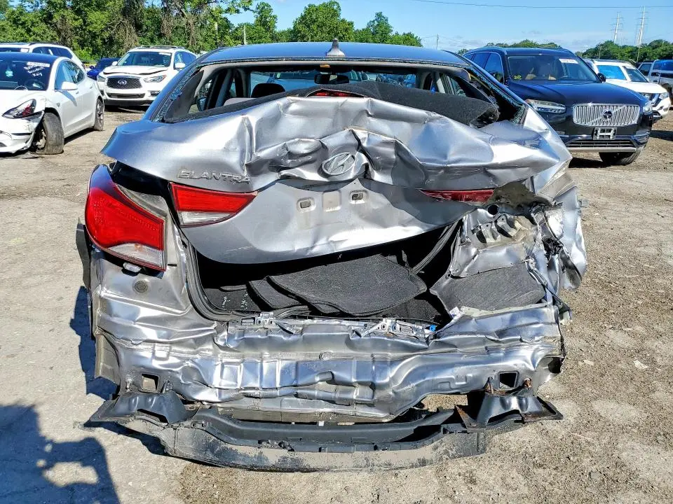 2014 HYUNDAI ELANTRA SE  