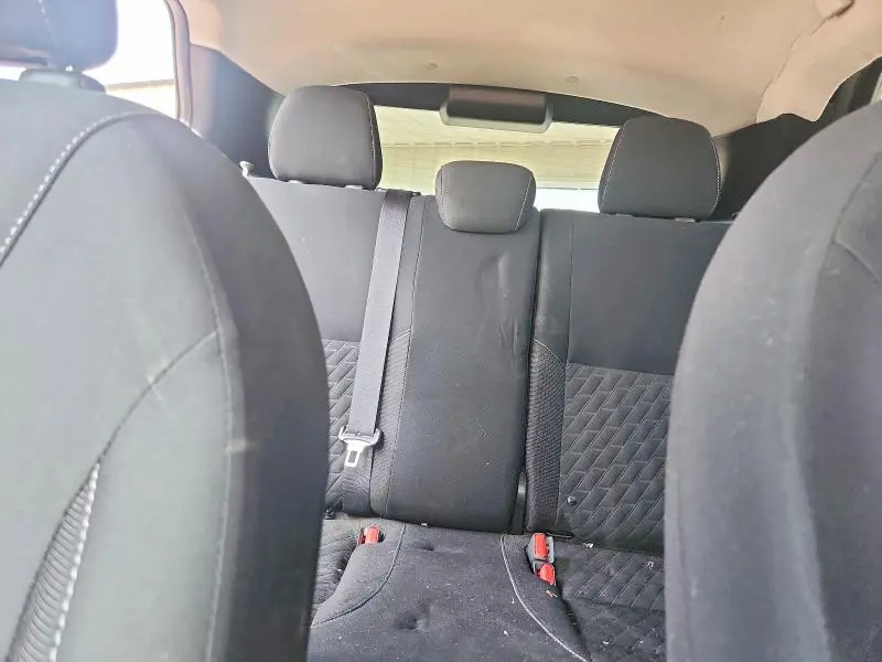 2021 NISSAN KICKS S  
