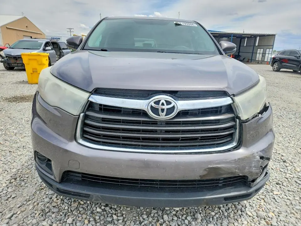 2015 TOYOTA HIGHLANDER LE  