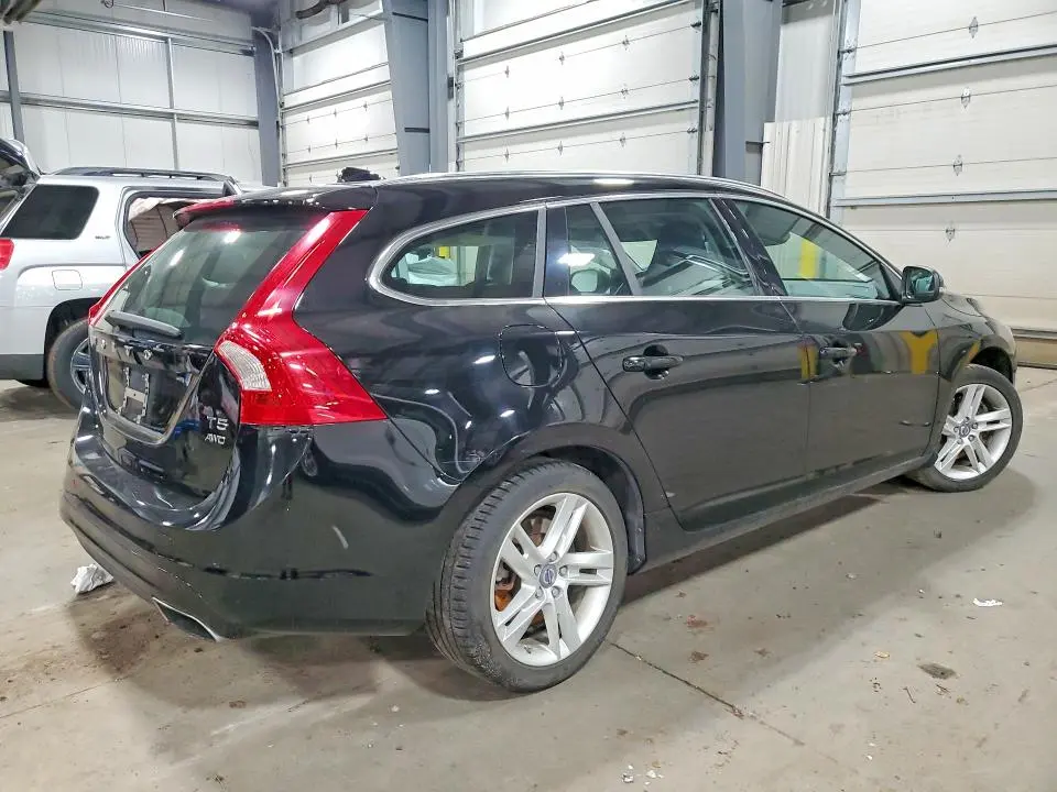 2015 VOLVO V60 PREMIER  
