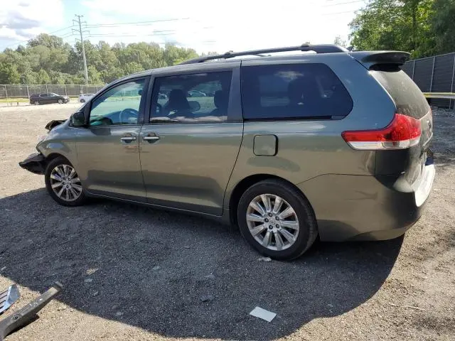 2011 TOYOTA SIENNA XLE  