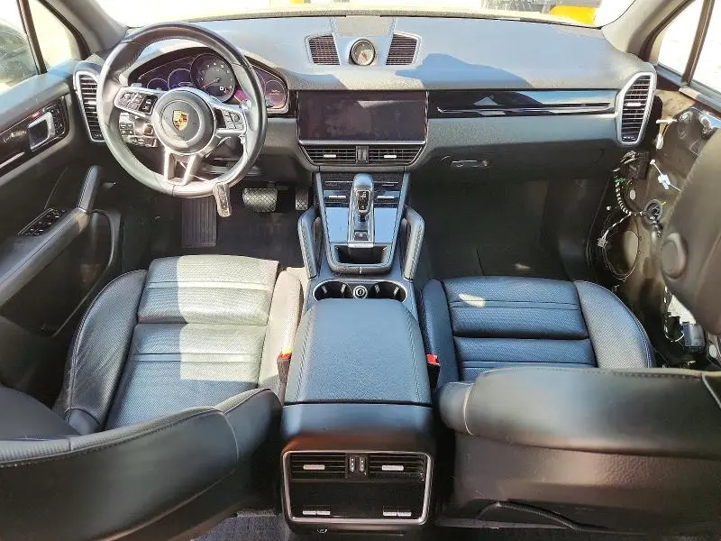 2021 PORSCHE CAYENNE   