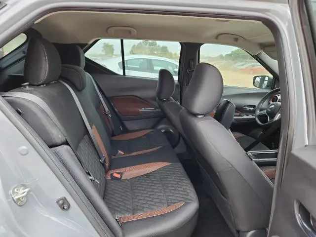 2021 NISSAN KICKS SR  