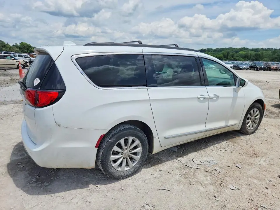 2017 CHRYSLER PACIFICA TOURING L  