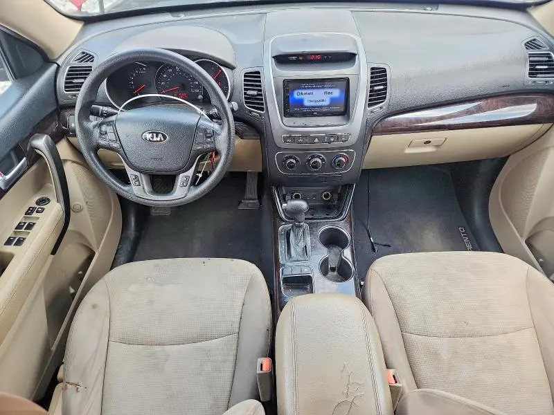 2014 KIA SORENTO LX  