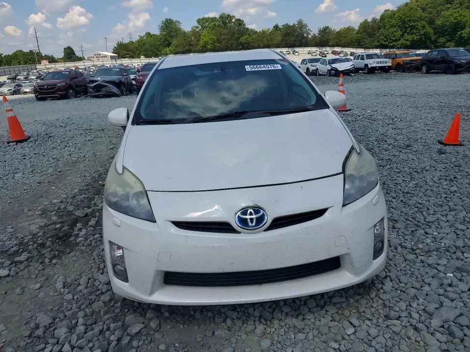 2011 TOYOTA PRIUS FIVE  