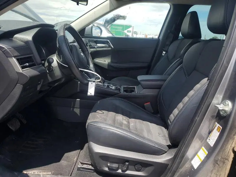 2023 MITSUBISHI OUTLANDER SE  