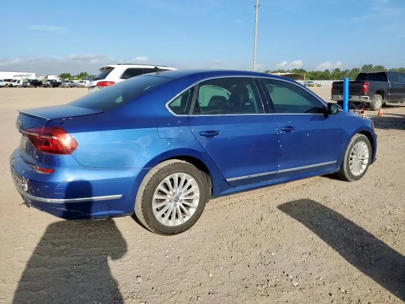 2017 VOLKSWAGEN PASSAT SE  