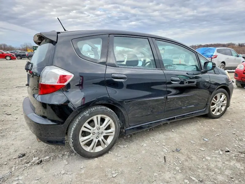 2010 HONDA FIT   