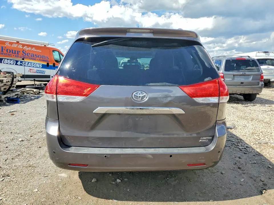2013 TOYOTA SIENNA LIMITED 7-PASSENGER  