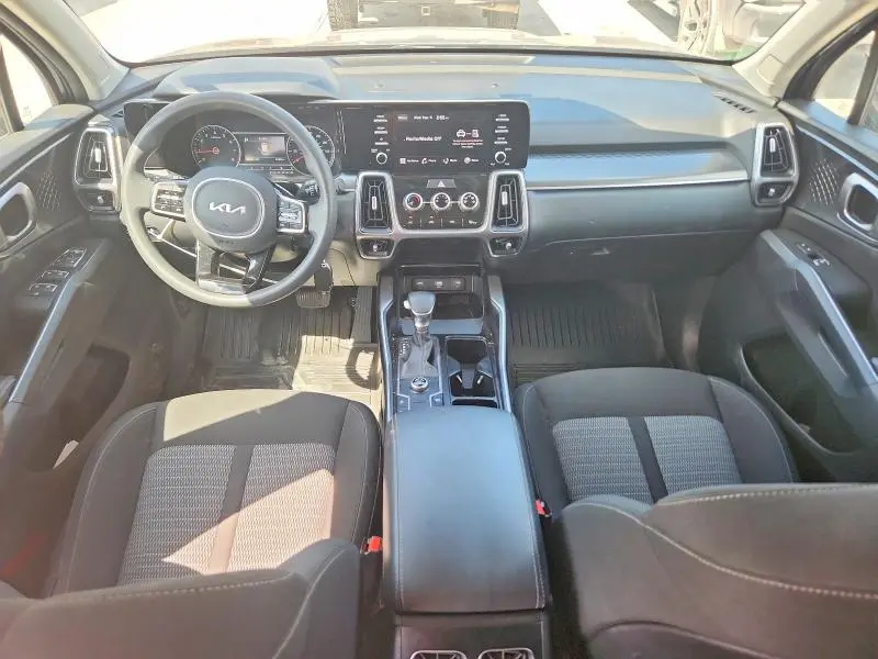 2022 KIA SORENTO LX  
