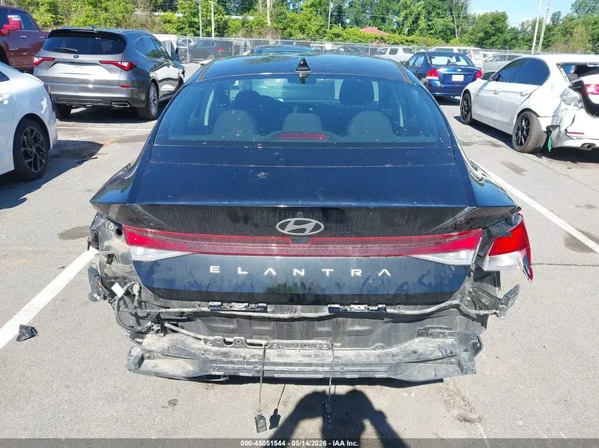 2024 HYUNDAI ELANTRA SE