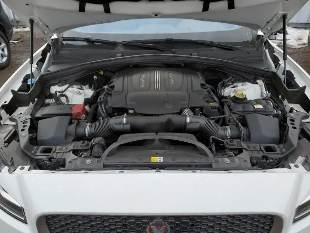 2017 JAGUAR F-PACE R - SPORT  