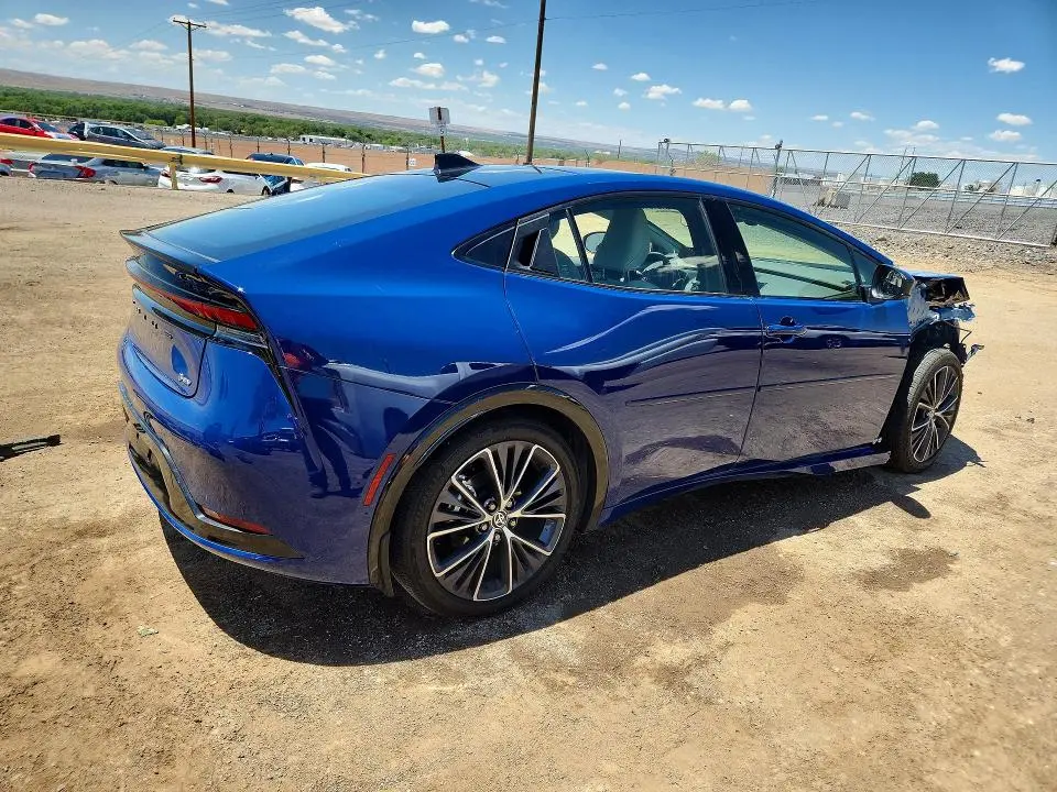 2026 TOYOTA PRIUS XLE  