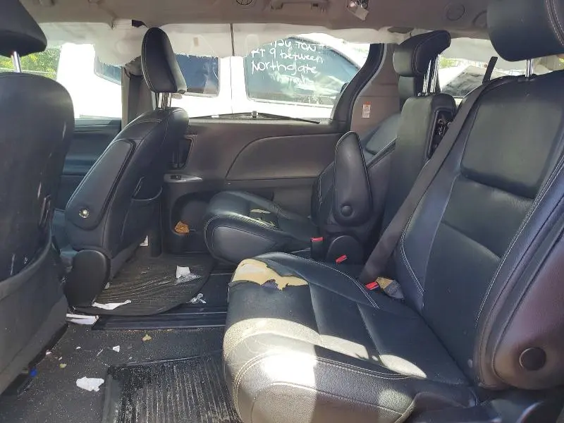 2019 TOYOTA SIENNA SE 8-PASSENGER  