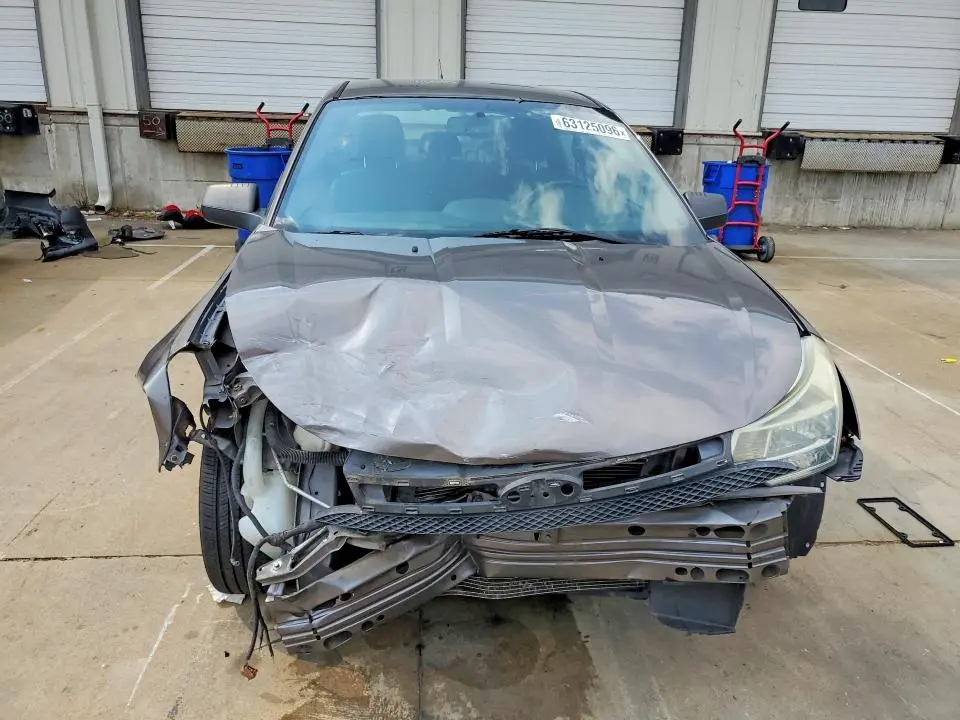 2011 FORD FOCUS SE  