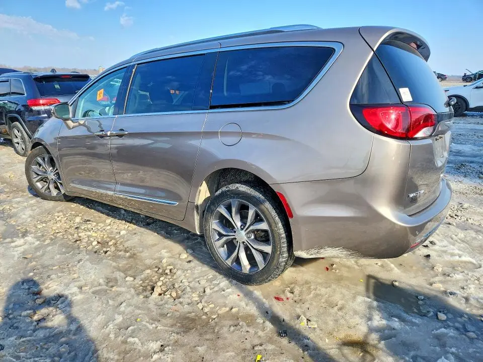 2017 CHRYSLER PACIFICA LIMITED  