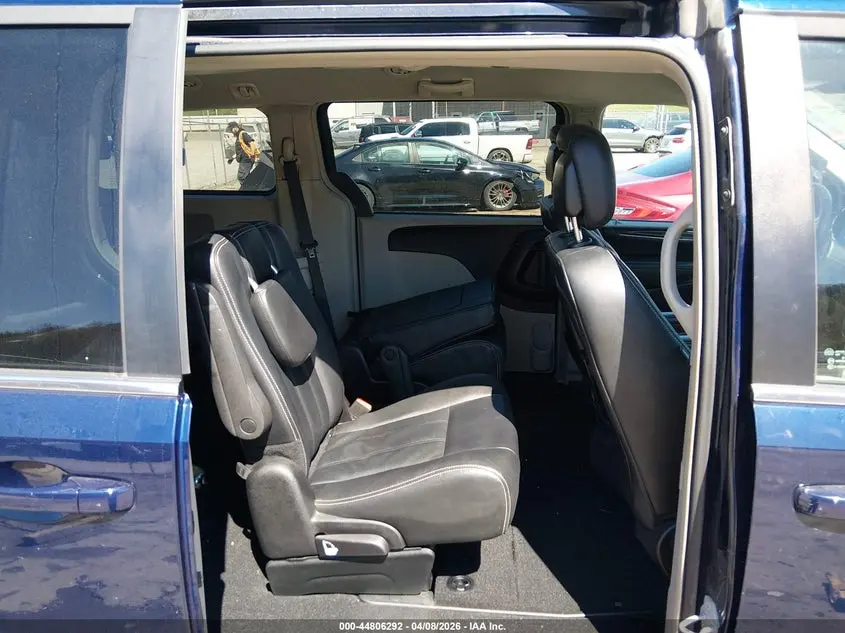 2016 CHRYSLER TOWN & COUNTRY TOURING