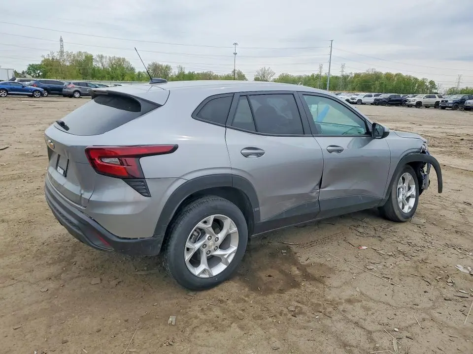 2024 CHEVROLET TRAX LS  