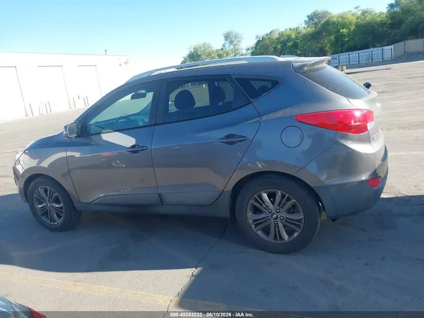 2015 HYUNDAI TUCSON SE