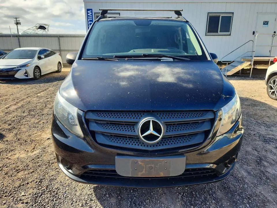 2017 MERCEDES-BENZ METRIS   