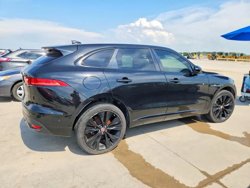 2017 JAGUAR F-PACE R - SPORT  