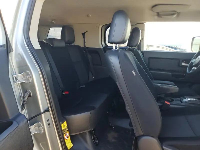 2011 TOYOTA FJ CRUISER BASE  