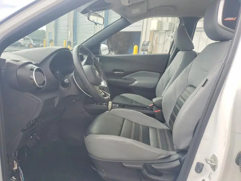 2021 NISSAN KICKS SR  