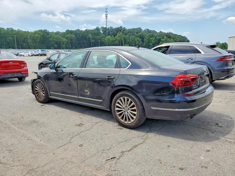 2017 VOLKSWAGEN PASSAT SE  