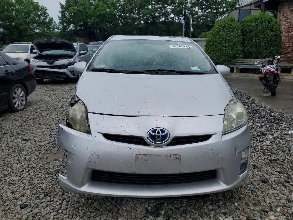 2011 TOYOTA PRIUS THREE  