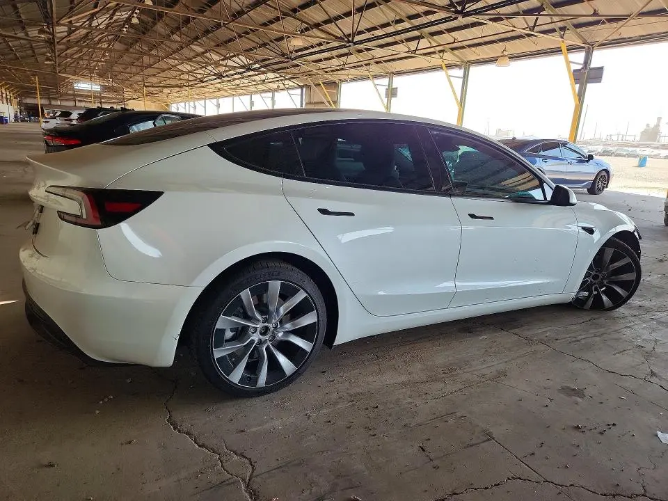 2024 TESLA MODEL 3   