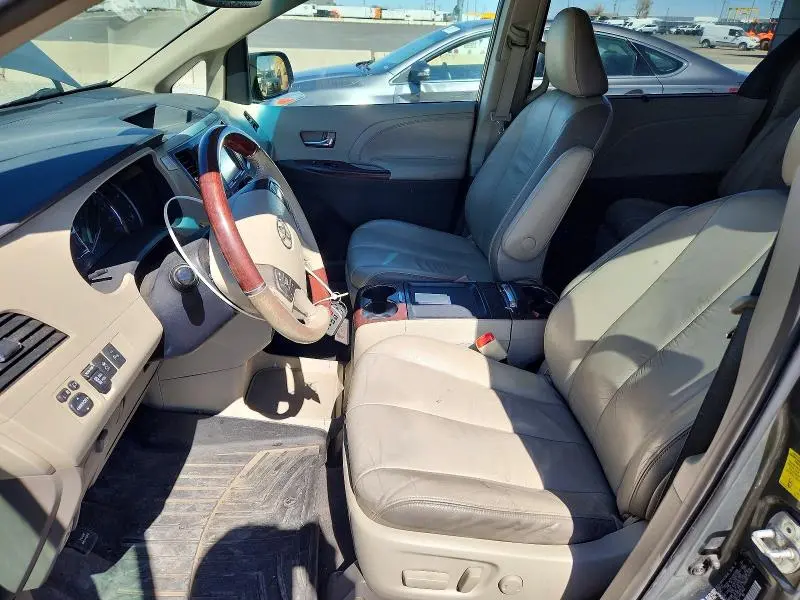 2011 TOYOTA SIENNA LIMITED 7-PASSENGER  